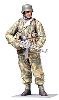 【中古】(未使用･未開封品)　タミヤ 1/16 ワールドフィギュアシリーズ No.04 ドイツ陸軍 冬期装備歩兵 防寒戦闘服 プラモデル 36304